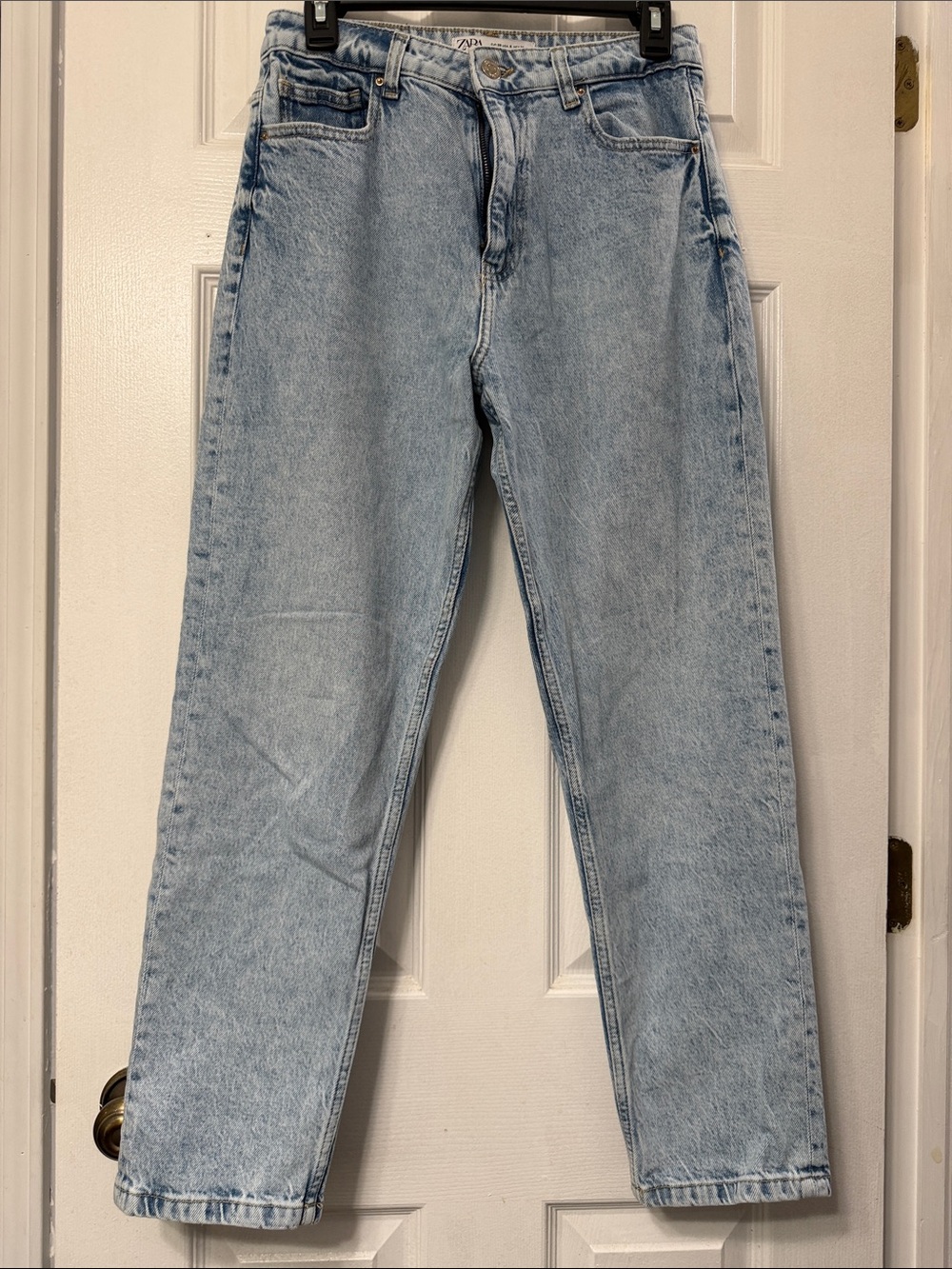 Zara Light Blue Straight-Leg Women’s Jeans